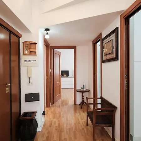 Penthouse 200 Meters From Metro Wi-fi And Ac Apartment
